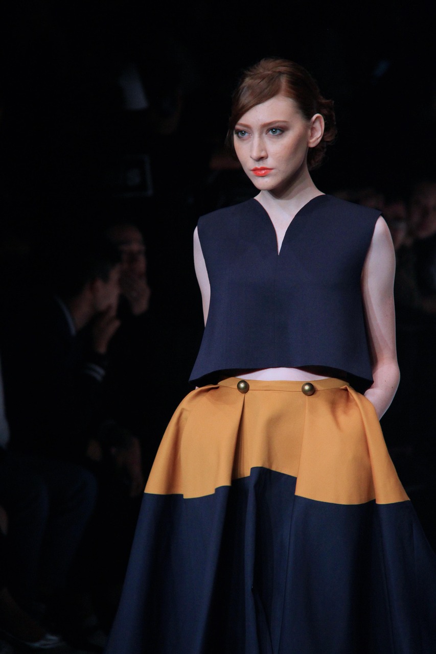 d&eacute;couvrez les tendances mode incontournables de 2025 pour un style avant-gardiste et &eacute;l&eacute;gant toute l'ann&eacute;e.