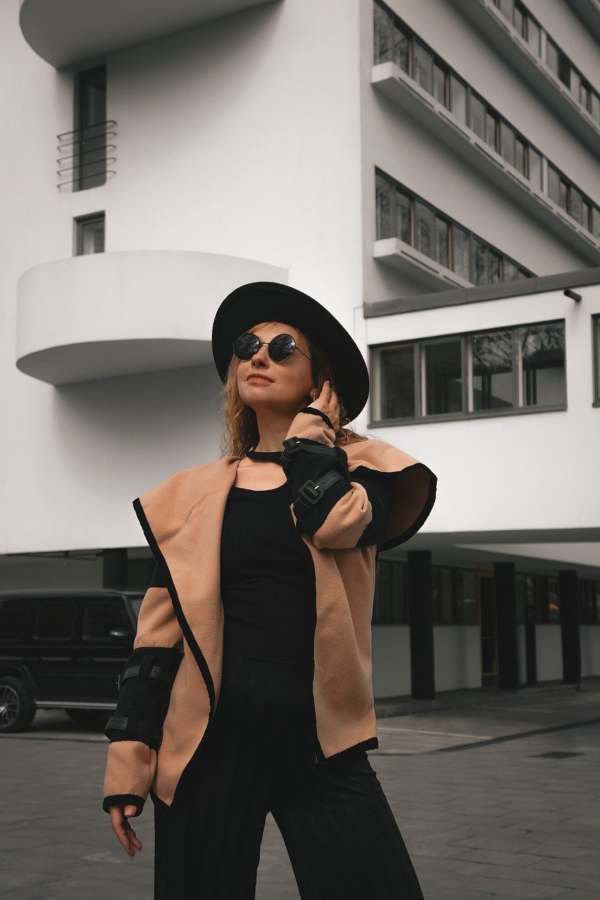 d&eacute;couvrez les tendances mode f&eacute;minine 2025 : styles, couleurs et indispensables pour &ecirc;tre &agrave; la pointe de la mode l'ann&eacute;e prochaine.