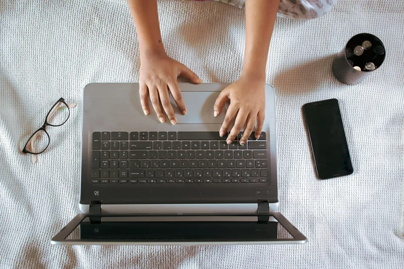Solutions concrètes pour maintenir les AVQ à domicile