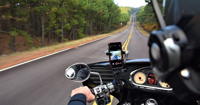 La route Napoléon à moto : itinéraire, étapes et conseils pour un road trip mythique
